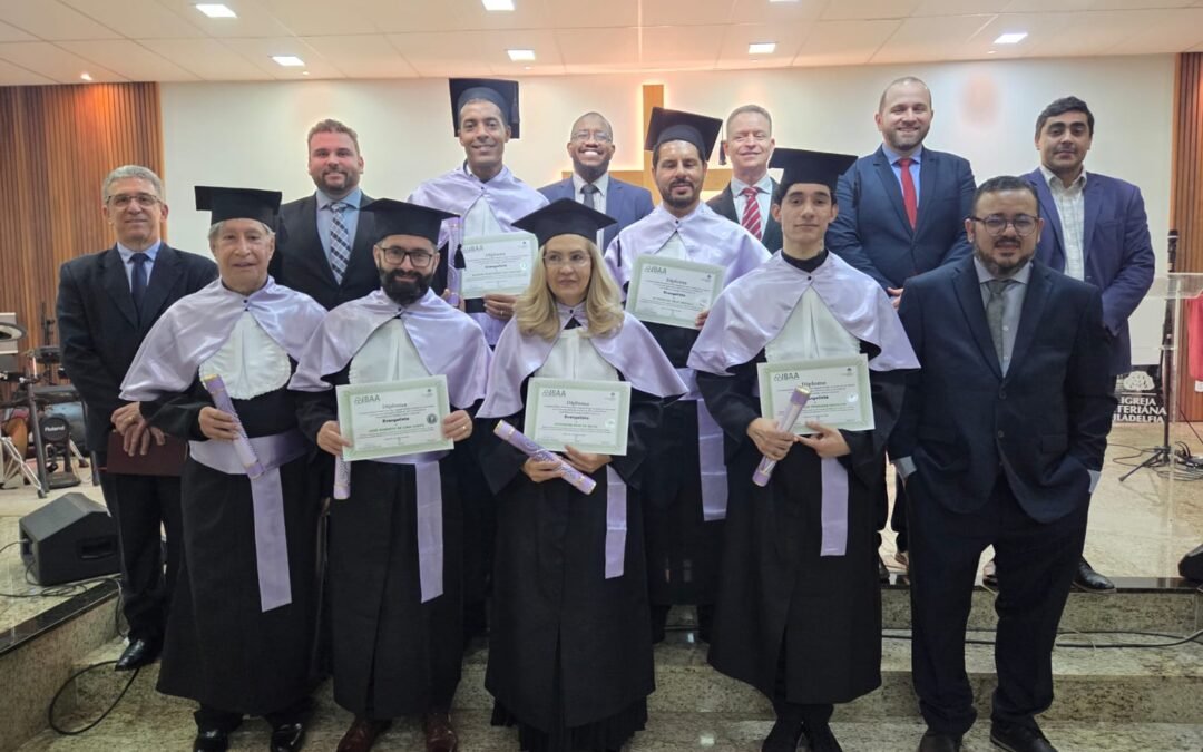 Formandos do IBAA celebram a Turma Rev. Roberto Brasileiro